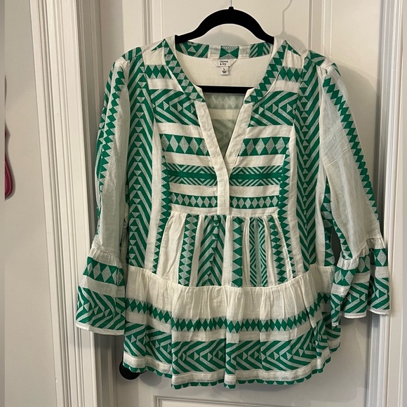Crown & Ivy Green and White Geometric Top - Picture 1 of 6